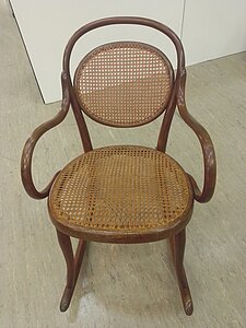 Thonet Kinderschaukelstuhl