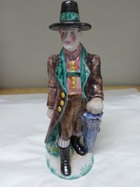 Männliche Keramikfigur