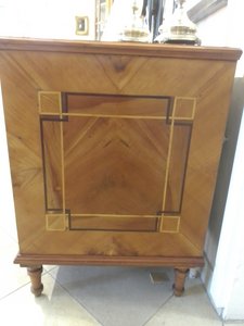 Josefinische Kommode