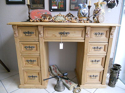 Naturholzschreibtisch